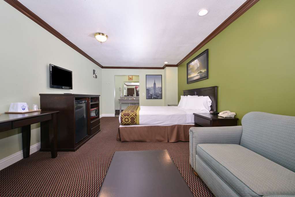 Americas Best Value Inn Корона Стая снимка