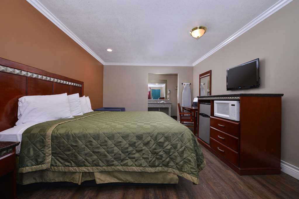 Americas Best Value Inn Корона Стая снимка