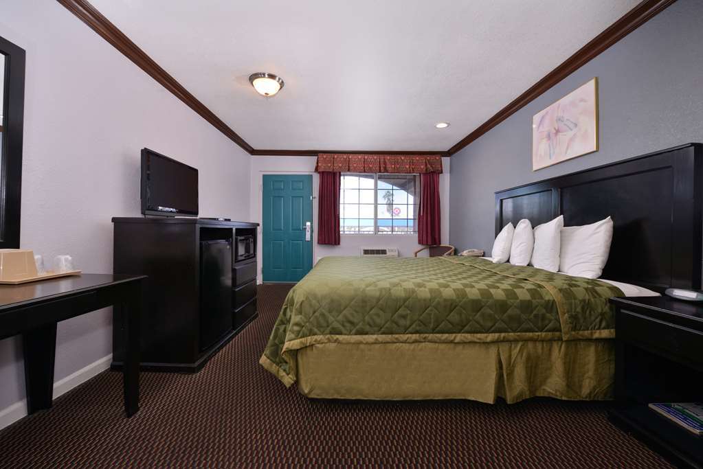 Americas Best Value Inn Корона Стая снимка