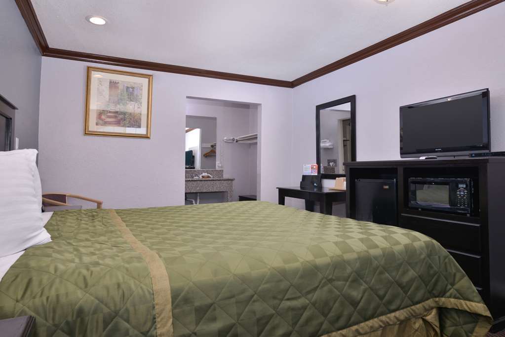 Americas Best Value Inn Корона Стая снимка